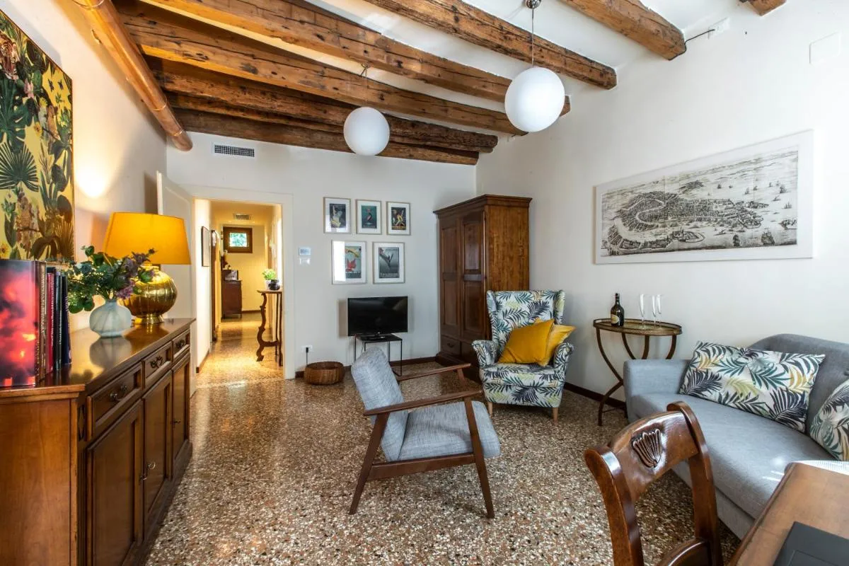 Image 4 of Riva De Biasio Charming Apartment