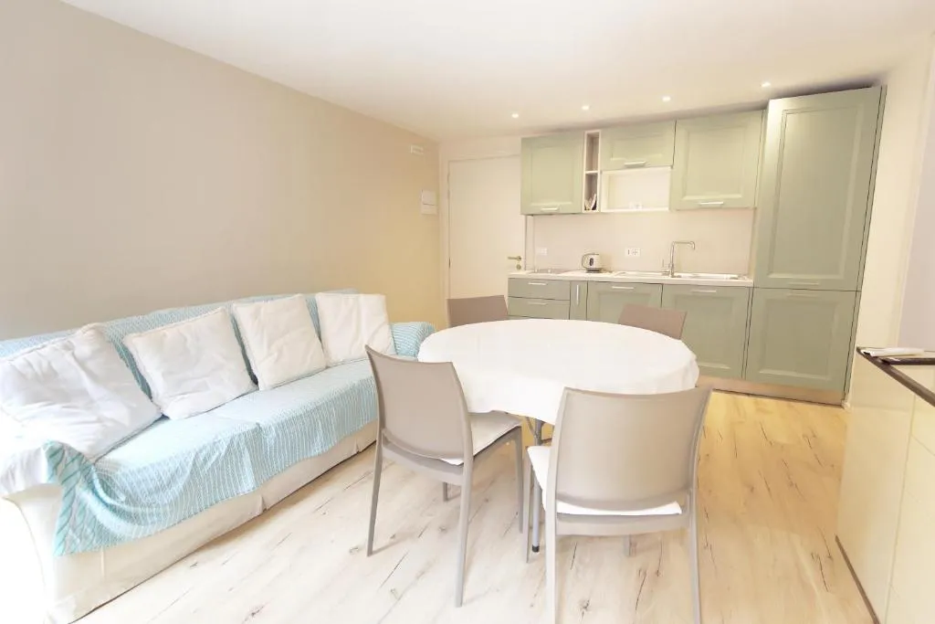 Image of Ross’ house 1