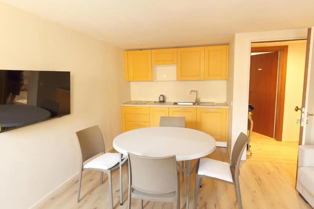 Image of Ross’ house 2