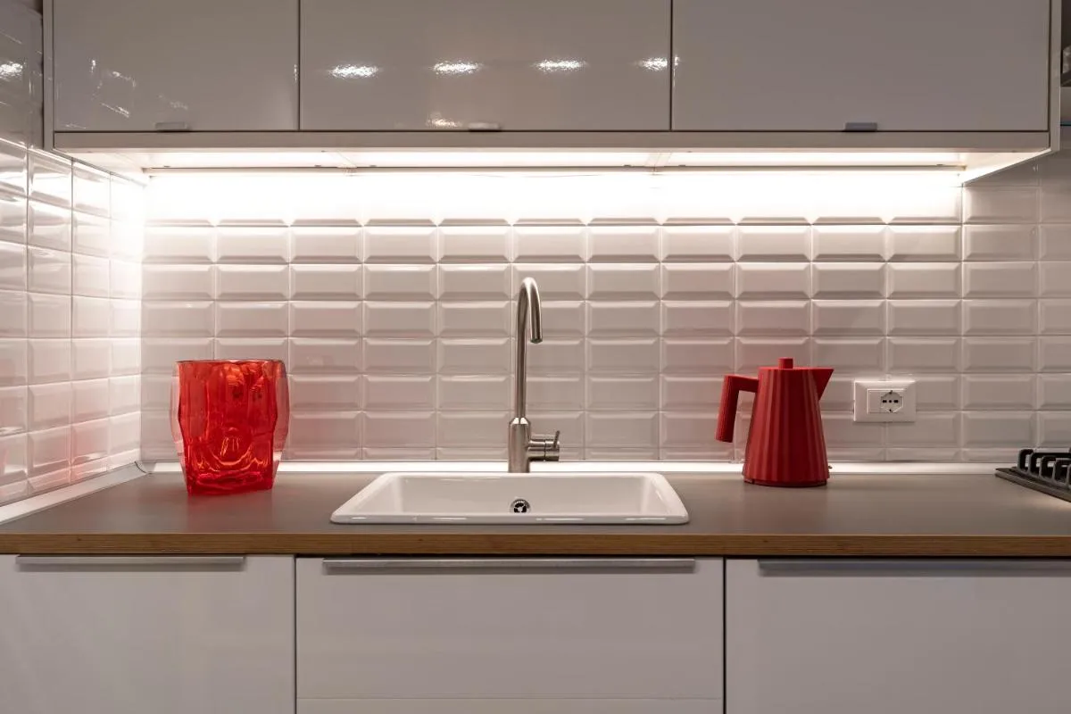 Image 2 of SNUG APARTMENT WITH PRIVATE COURTYARD M0270422677