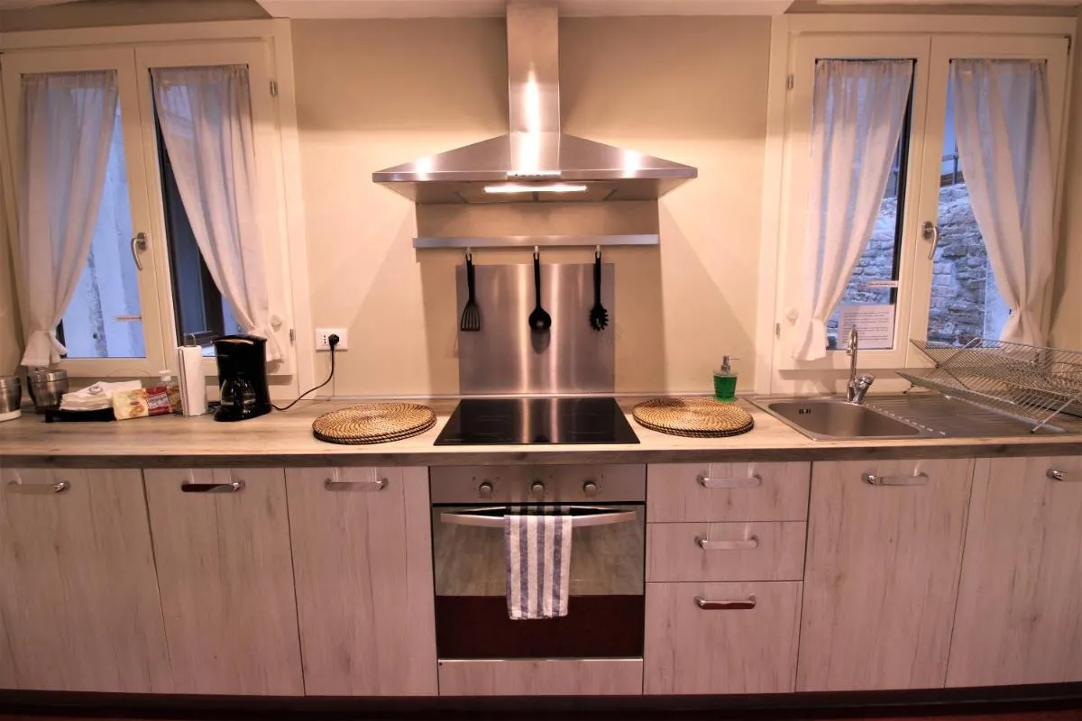 Image 2 of San Marco Fenice 3bdr 2bth apartment