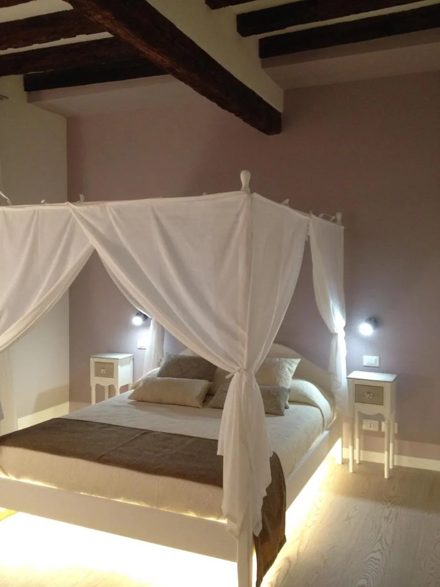 Image 3 of San Marco White Apartment