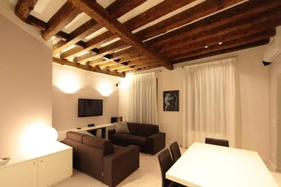 Image 4 of San Marco White Apartment