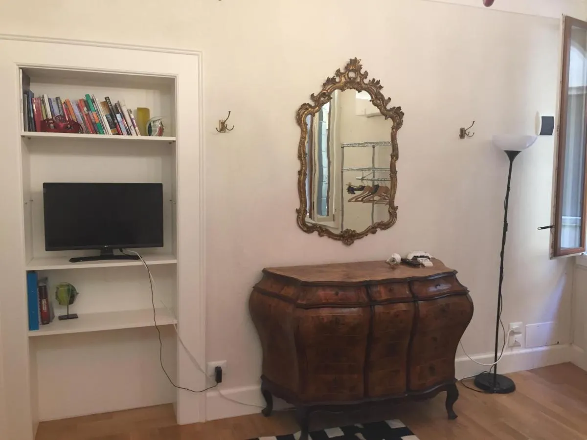 Image 2 of San Marco square apartament