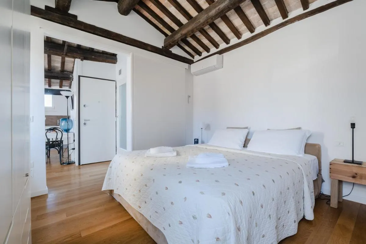 Image 1 of San Marco vista sui tetti veneziani Apartment