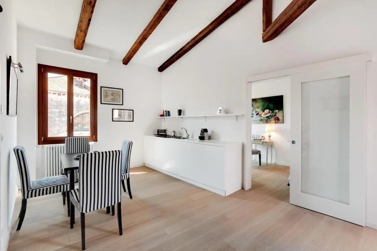 Image 3 of San Marcuola apartment