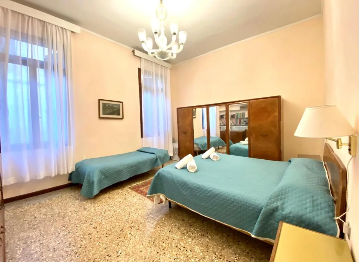 Image 6 of San Polo 1948 Venice Centre