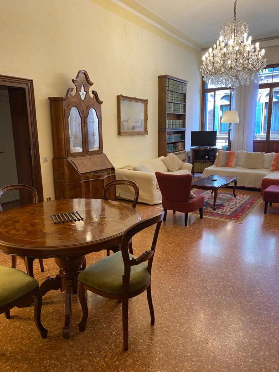 Image 4 of San Polo 1948 Venice Centre