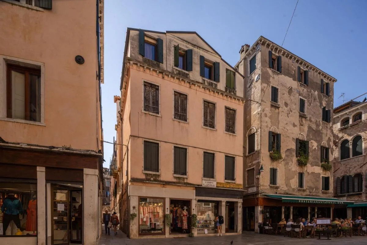 Image 5 of Sant’Aponal Cozy Apartment with Balcony R&R