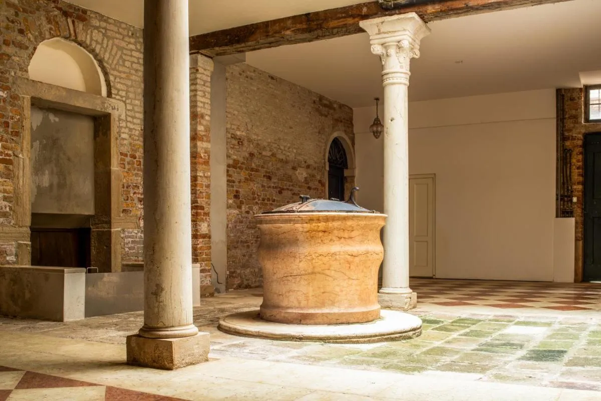 Image 2 of Santa Giustina Palace R&R