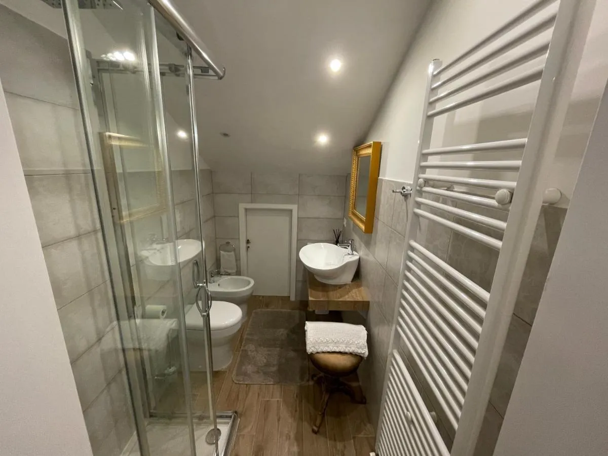 Image 2 of Sara in Venice