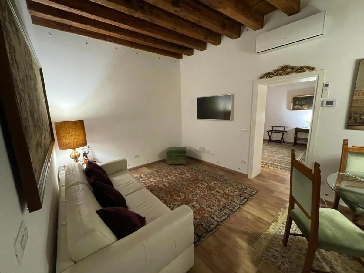 Image 4 of Sara in Venice