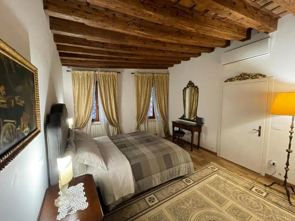 Image of Sara in Venice