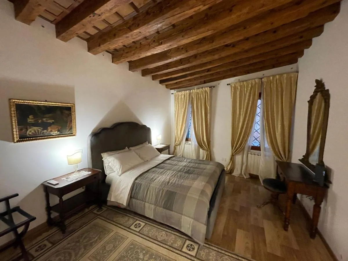 Image 1 of Sara in Venice