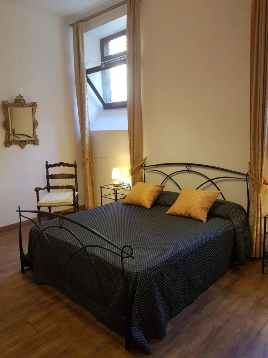 Image 1 of Sarlette Cozy Room