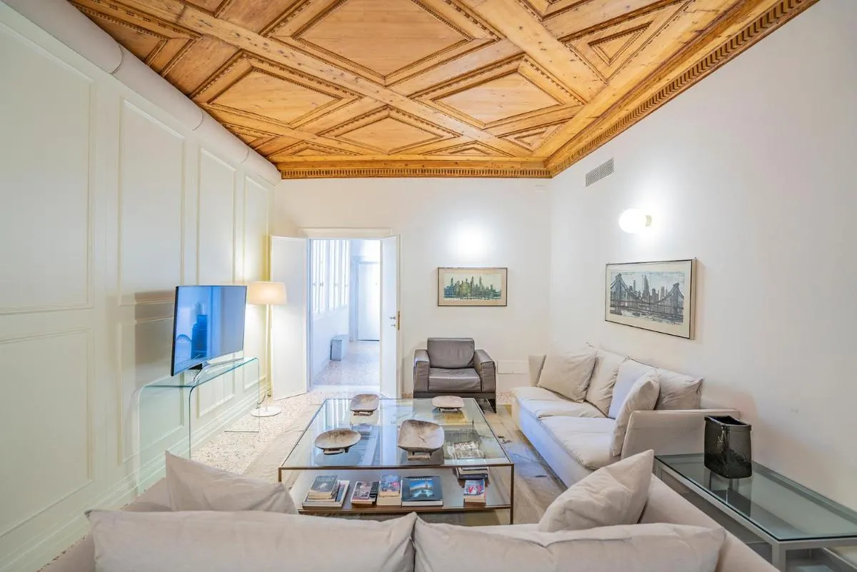 Image 4 of Sartor Apartment with Canal View and Private Court