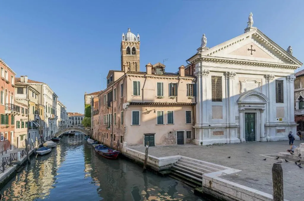 Image of Scaleter – a fine luxury apartment in Palazzo with canal view