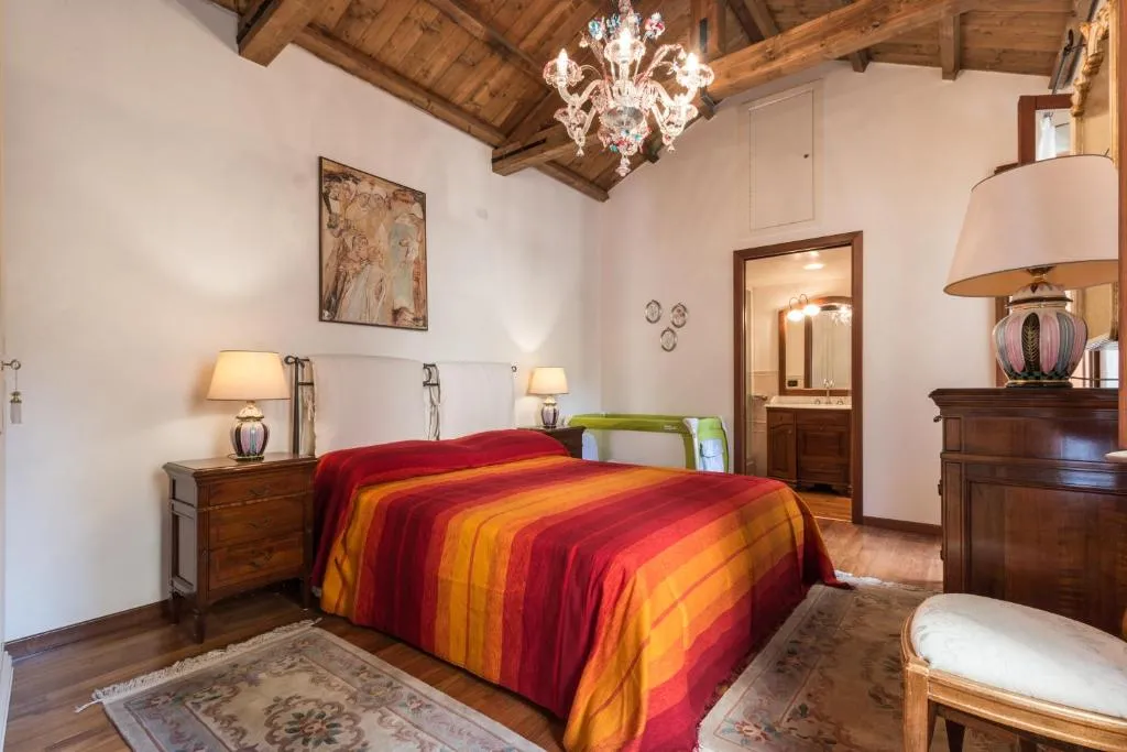 Image of Serenissima