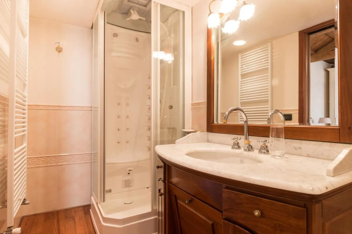 Image 2 of Serenissima