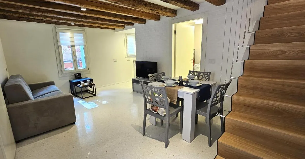 Image 2 of Small Villa with private Garden