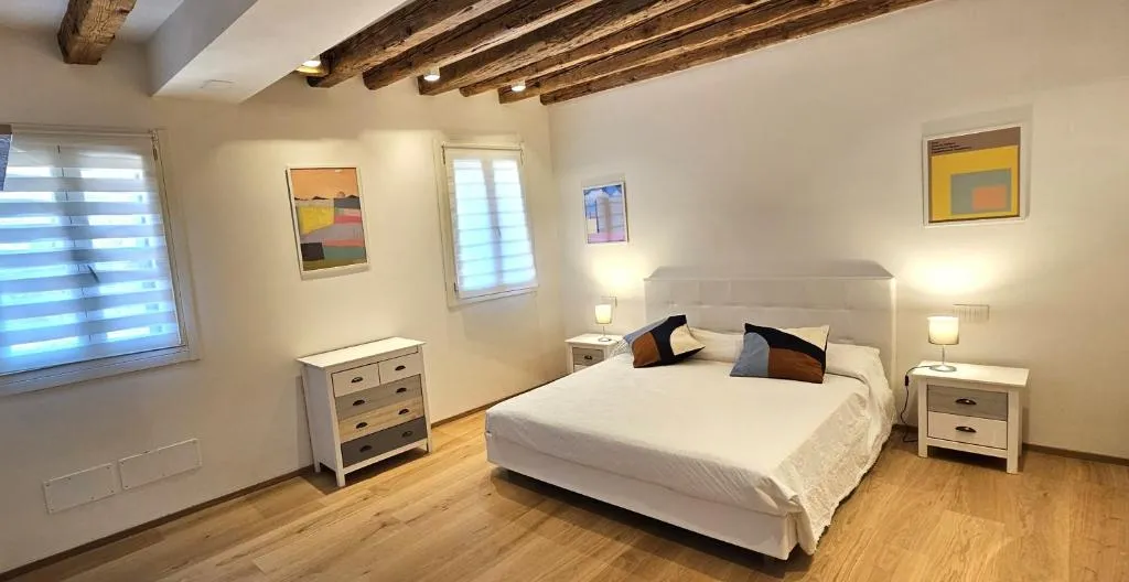 Image of Small Villa with private Garden