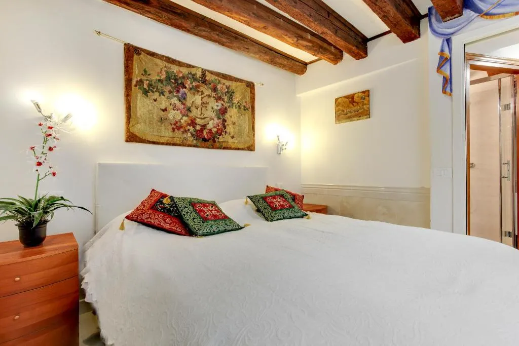 Image of Smeraldo Apartment Loc-03081