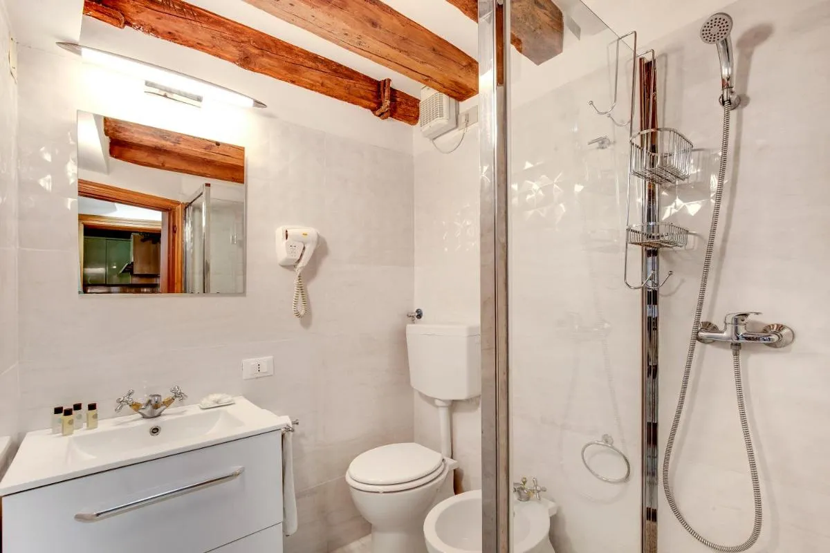 Image 2 of Smeraldo Apartment Loc-03081