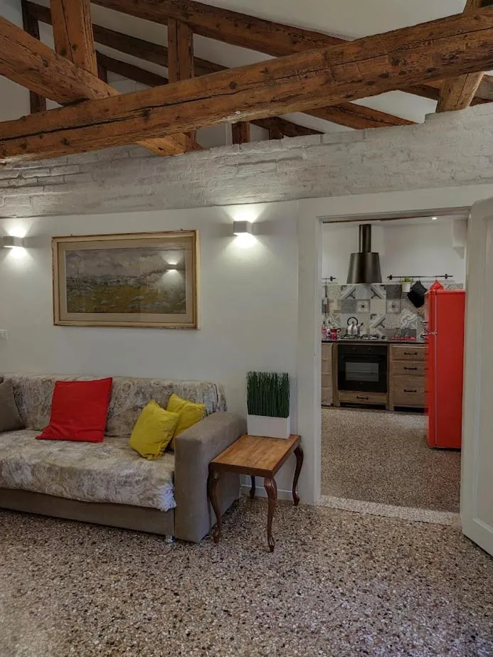 Image 3 of Stefany’s Home Venice Apartment