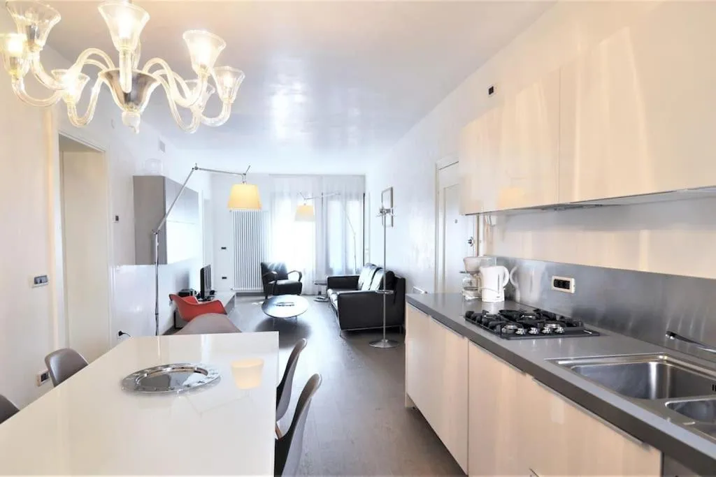 Image 3 of Stylish apartment 100 meters from San Marco square