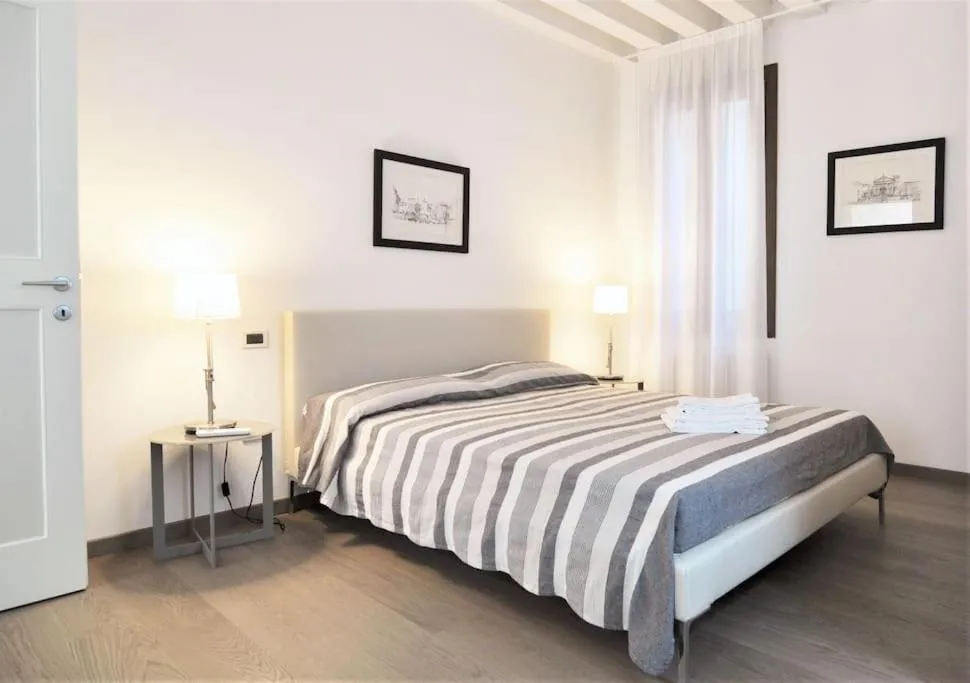 Image 1 of Stylish apartment 100 meters from San Marco square