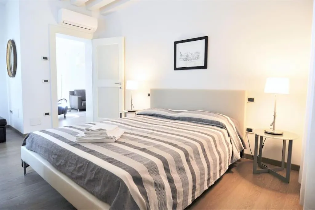 Image 5 of Stylish apartment 100 meters from San Marco square