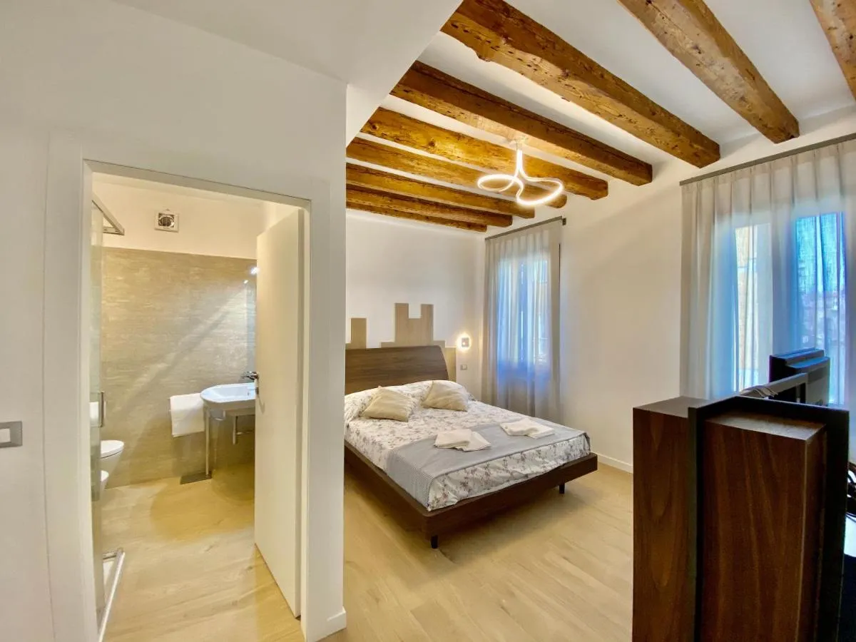 Image 1 of Suite House new apartments wi fi Venice island