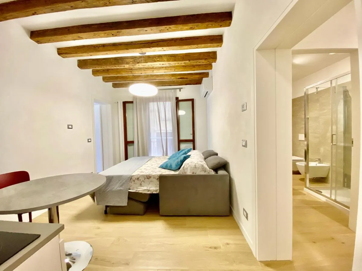 Image 2 of Suite House new apartments wi fi Venice island