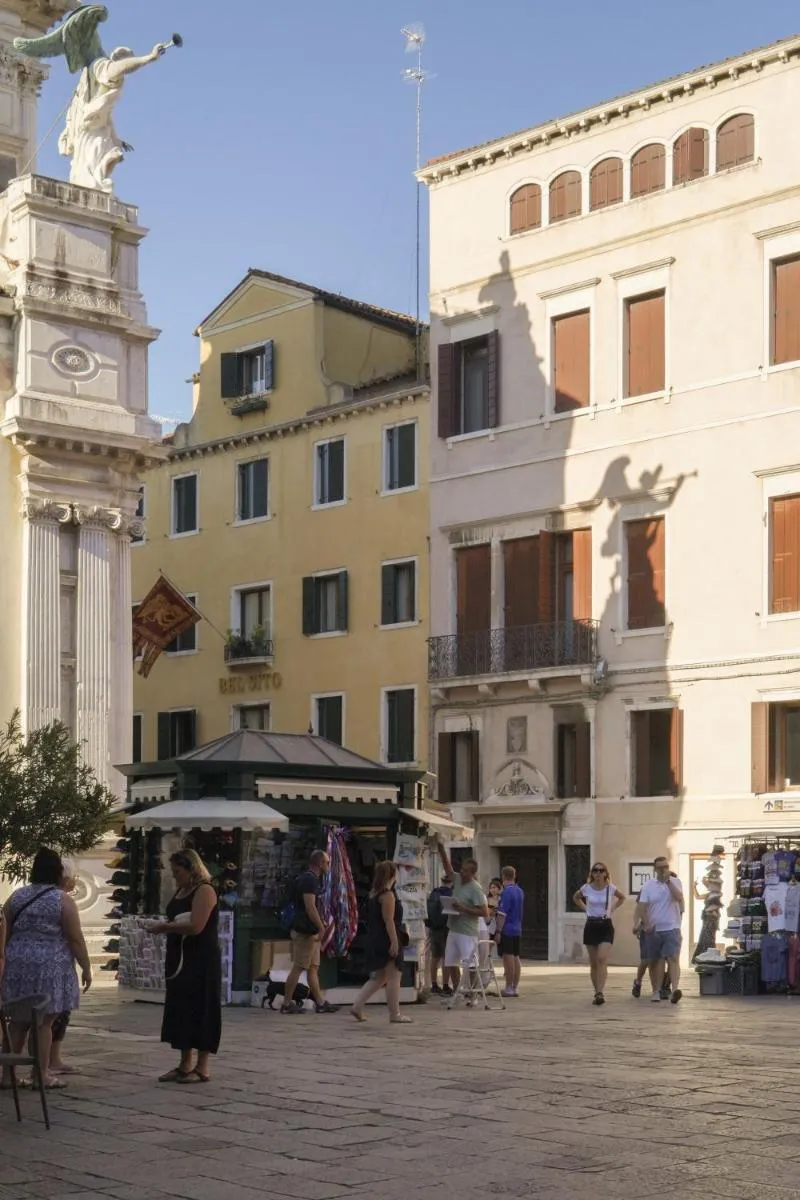 Image 5 of Super central 1 bedroom apartment