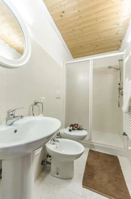 Image 3 of Sweet Suite