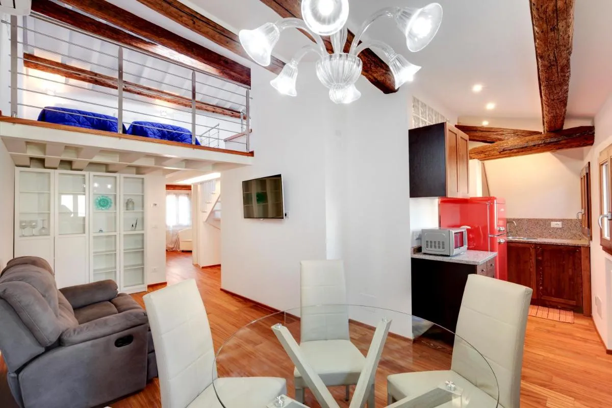 Image 3 of The Countess