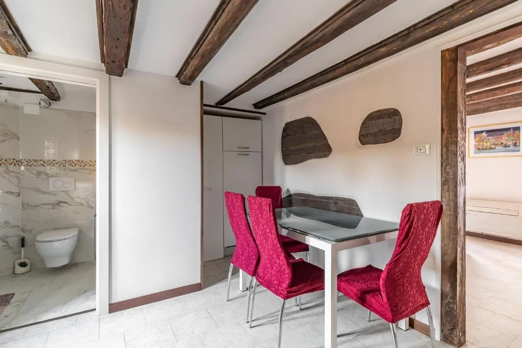 Image of The Venice Red Door Apartment