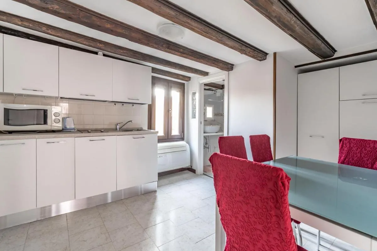 Image 3 of The Venice Red Door Apartment