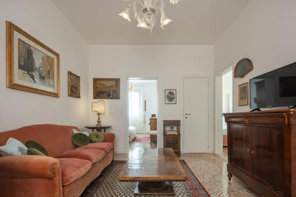 Image 4 of Tiepolo Apartment in the Biennale District R&R