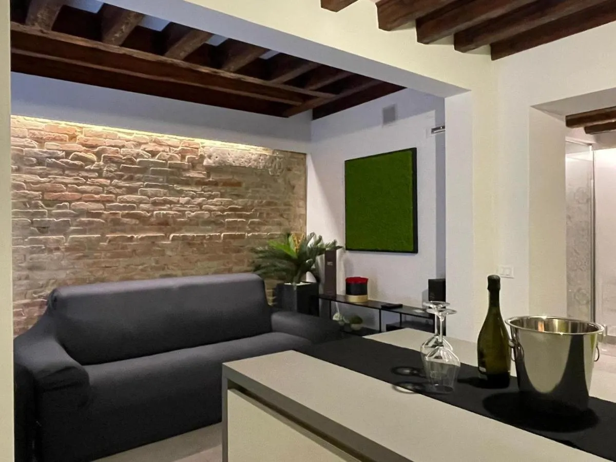 Image 4 of VENICELOFT 5minutefromRialto 10minutefromSanMarco 5minitestationTrain infrontofCaD’ORO