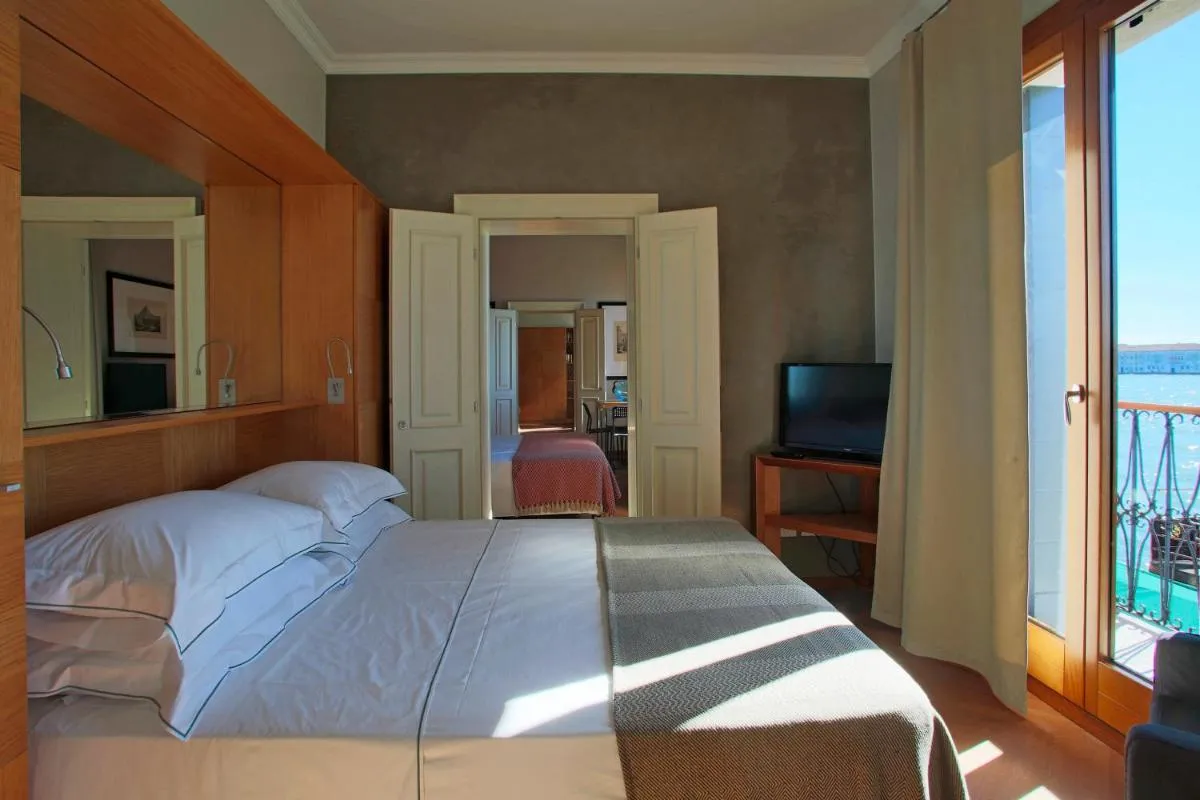 Image 4 of Ve.N.I.Ce. Cera Tintoretto Suite