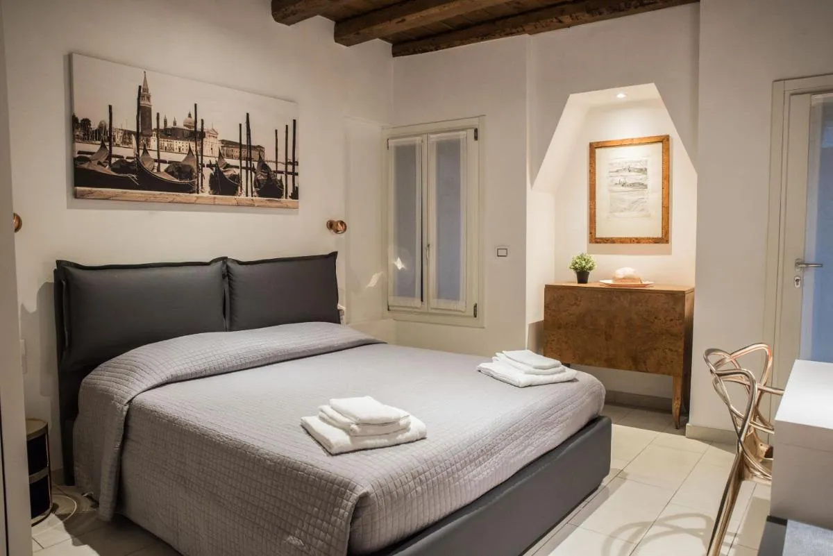 Image 1 of Venetian Mood private apartment