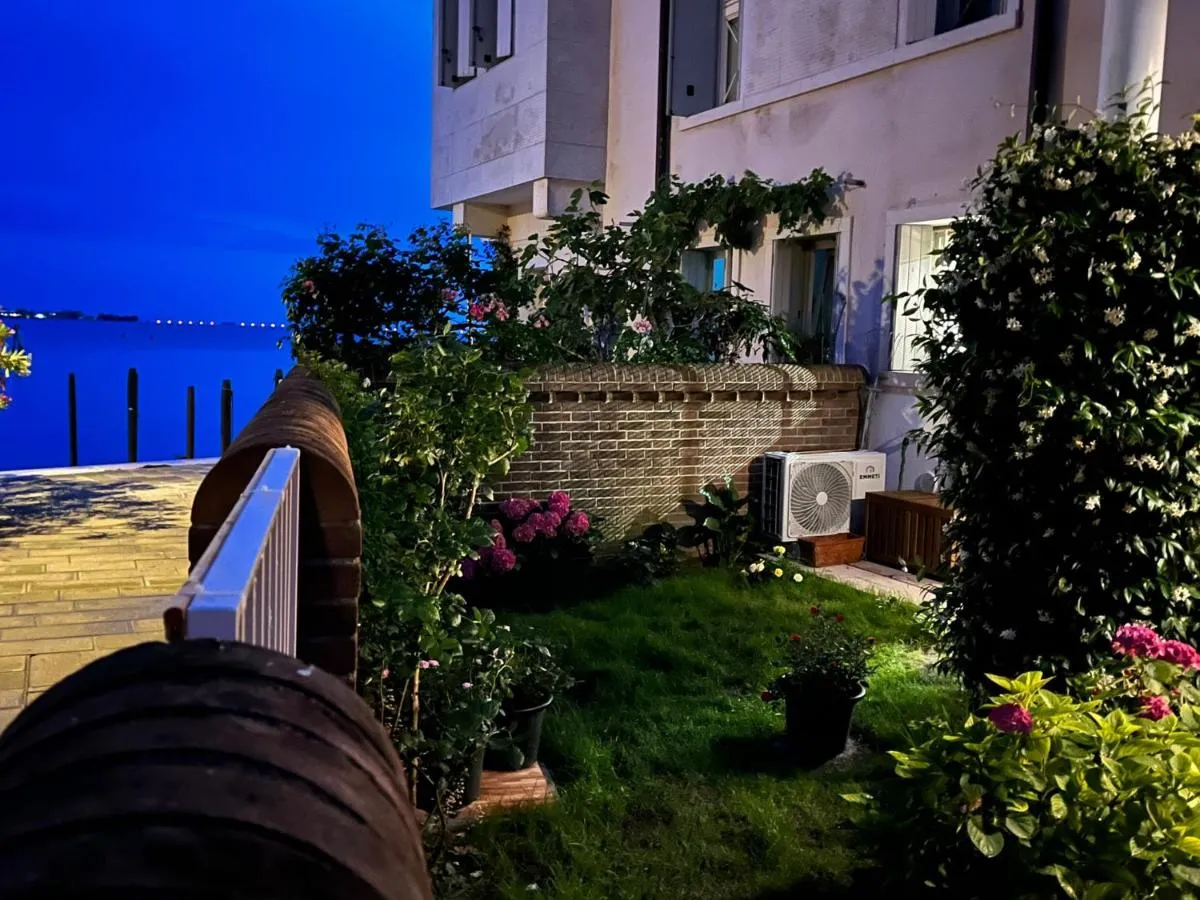 Image 5 of Venezia,Giudecca appartamento con giardino privato