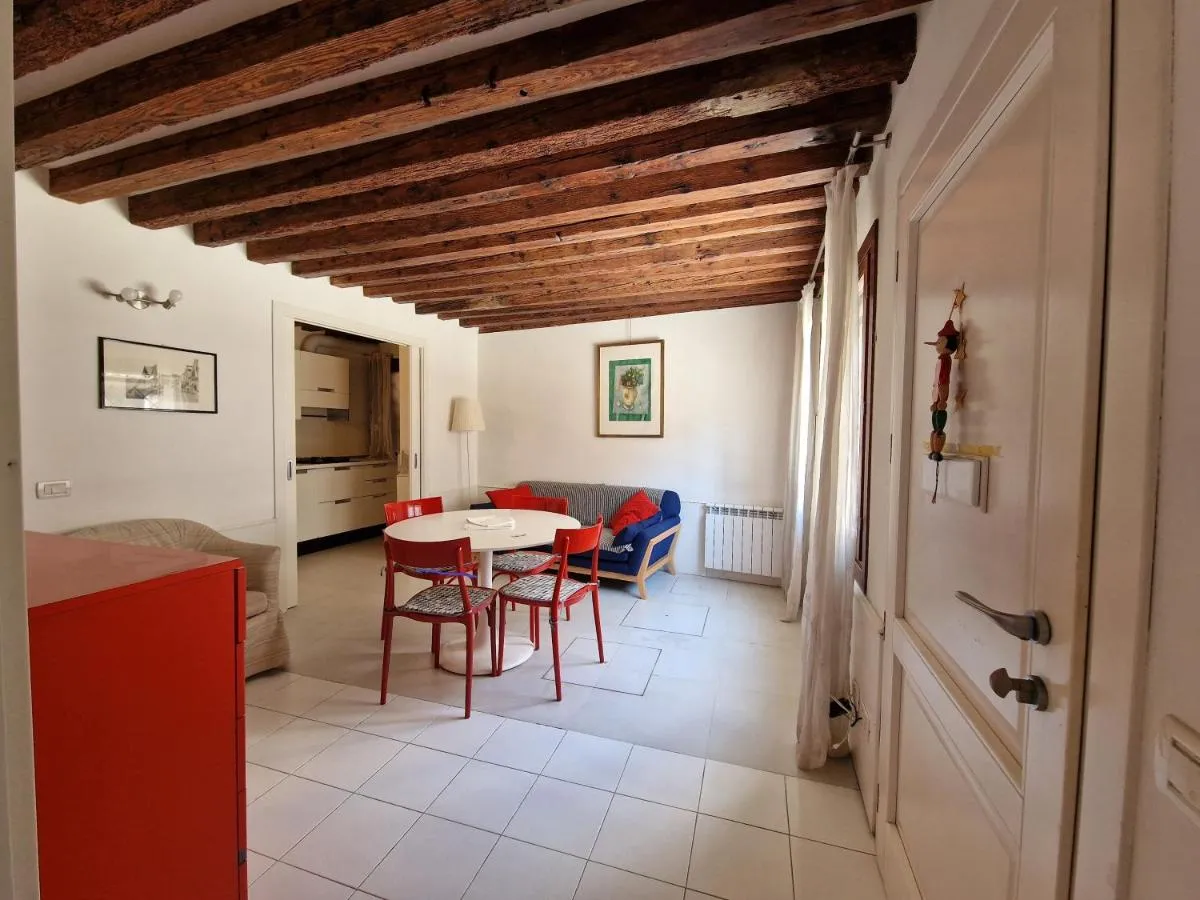 Image 3 of Veneziacentopercento Apartments & Rooms