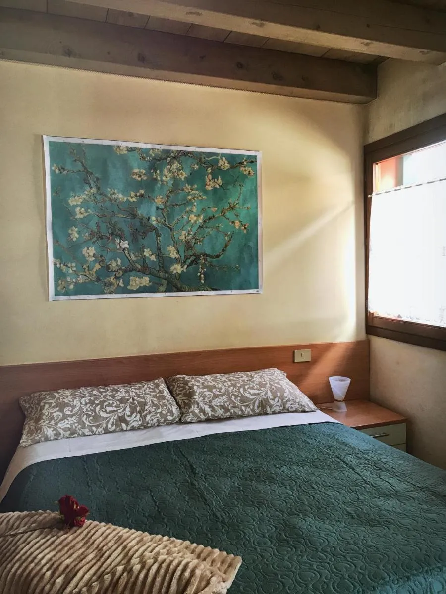 Image 3 of Venice Apartment