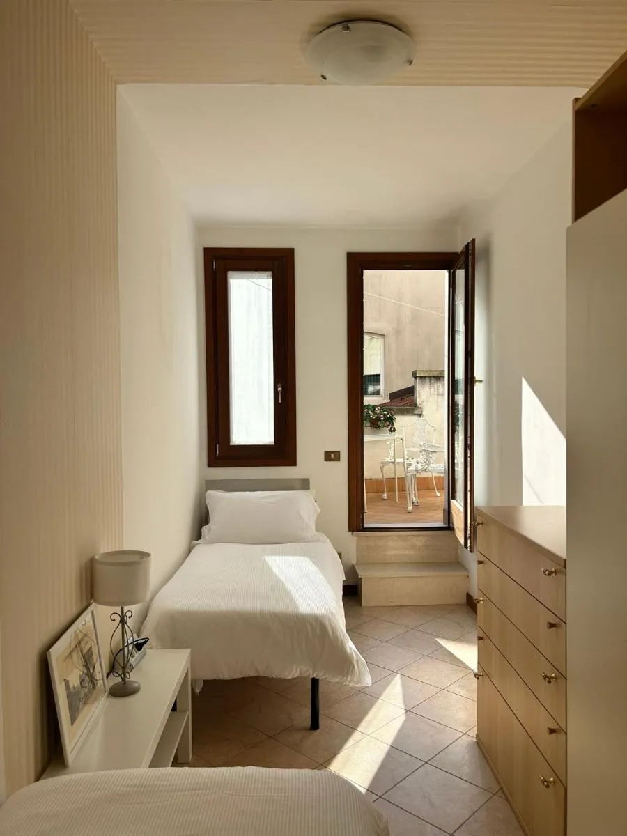 Image 2 of Venice Canal Stay