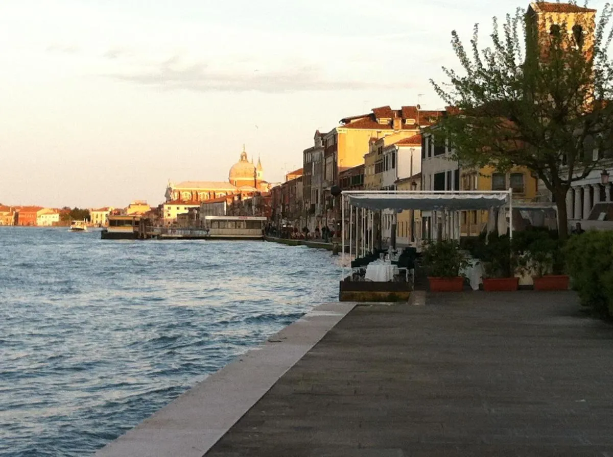 Image 5 of Venice Home