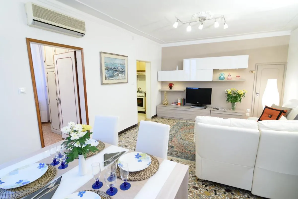 Image 4 of Venice Life