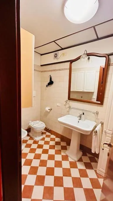 Image 4 of Venice Lin Apartment