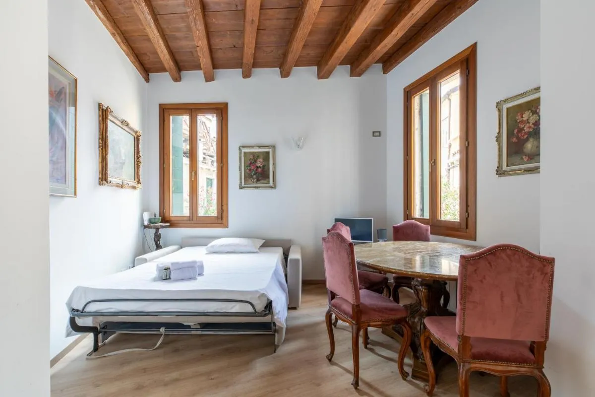 Image 5 of Venice Love Suite